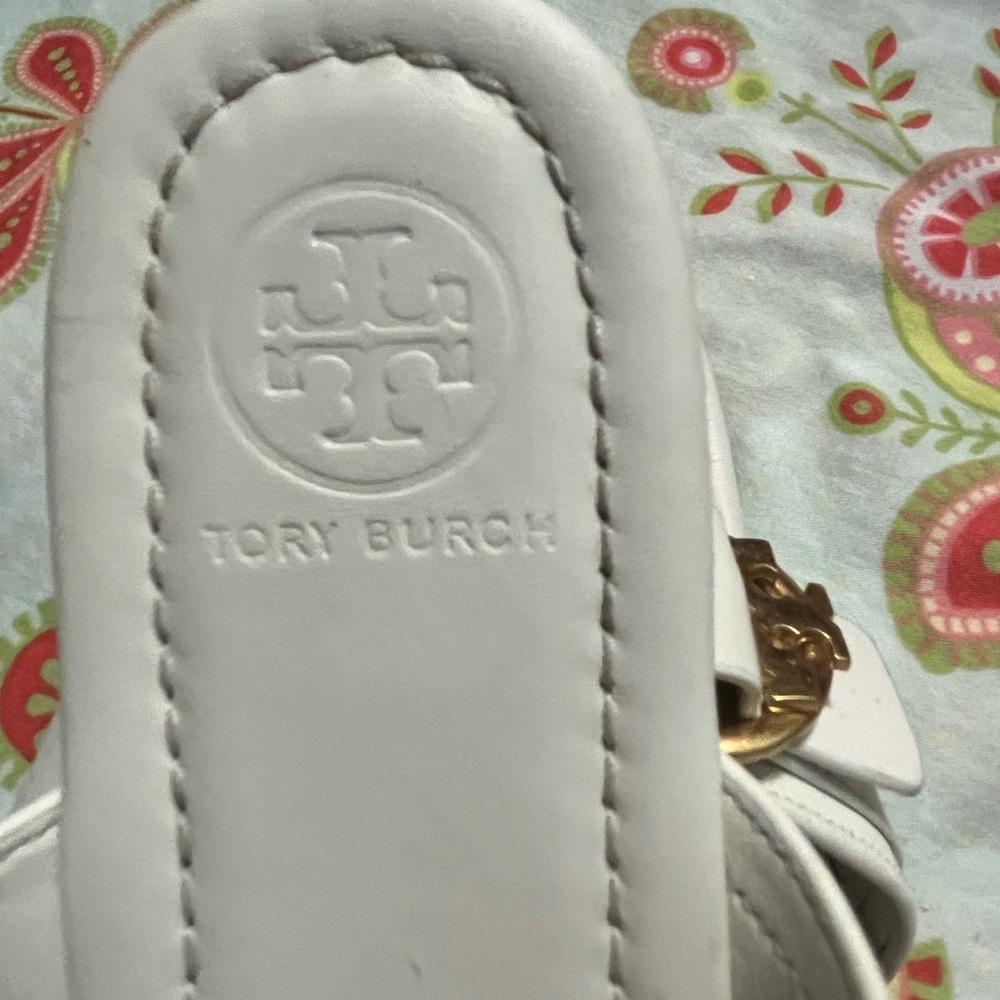 White sandals - Picture 4 of 8
